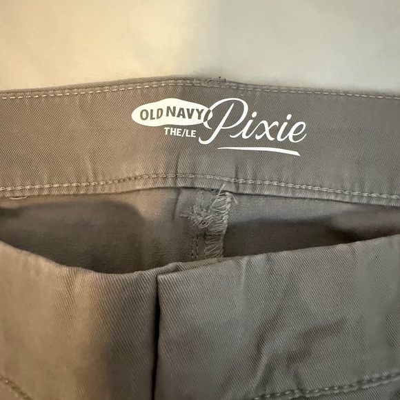 ✨NWT! Old Navy Gray Pixie Pants - Picture 3 of 4